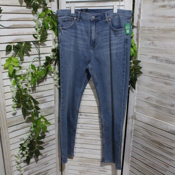 GAP Denim - Gap 33/16 short denim jeans